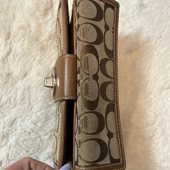 Coach Monogram Canvas Signure Turn Wallet - Picture 11 of 12